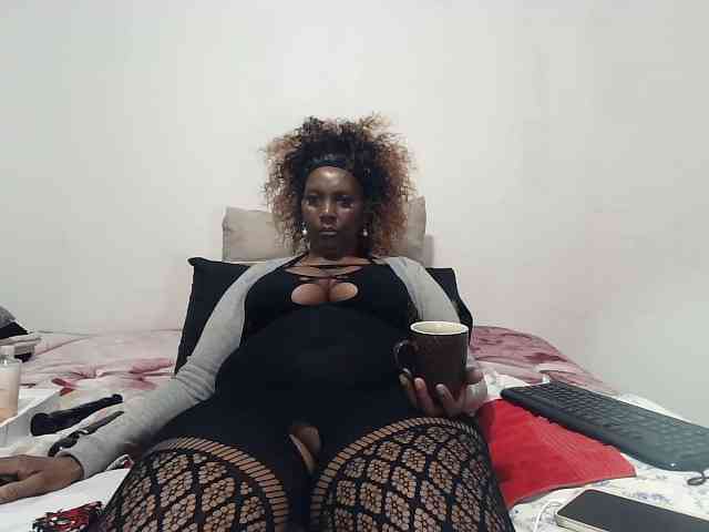 Model: CreamyBum