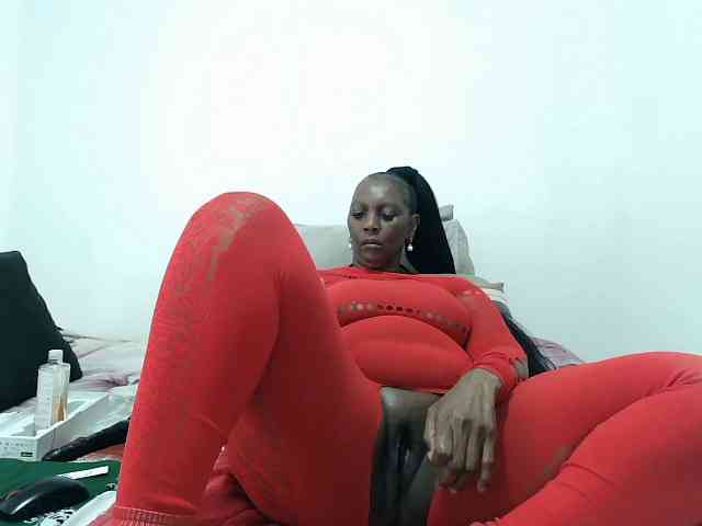 Model: CreamyBum