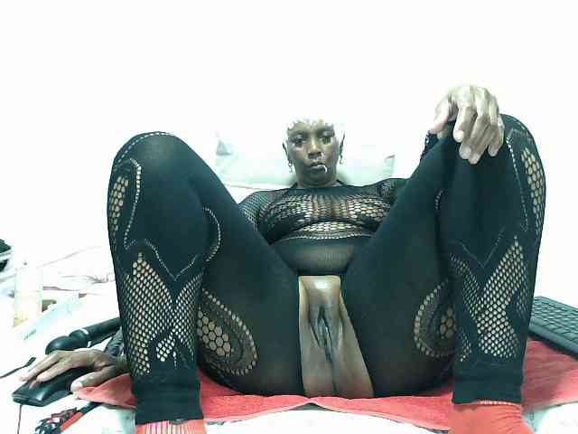 Model: CreamyBum