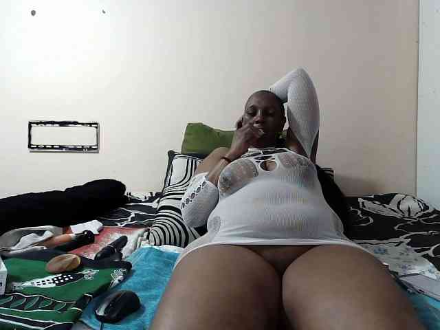 Model: CreamyBum