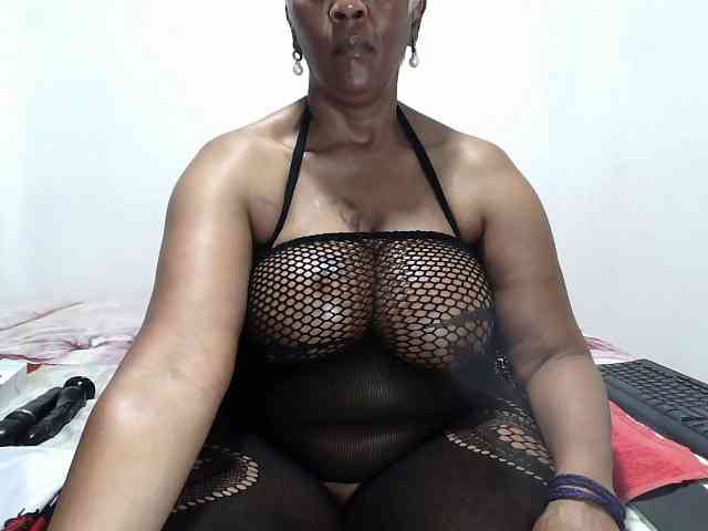 Model: CreamyBum