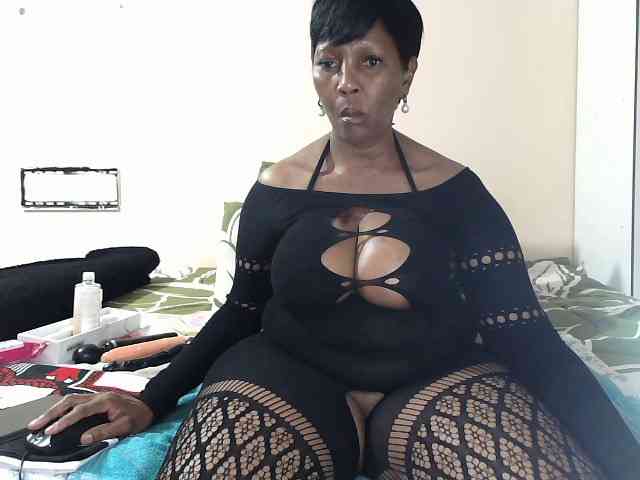 Model: CreamyBum