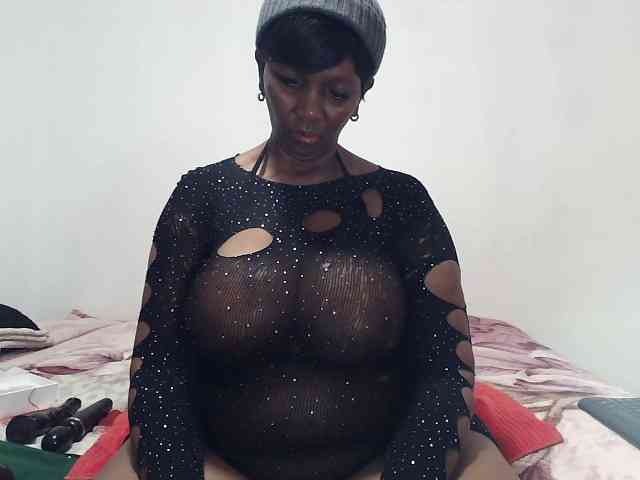 Model: CreamyBum