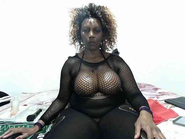 Model: CreamyBum