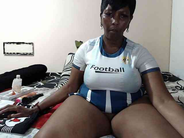 Model: CreamyBum