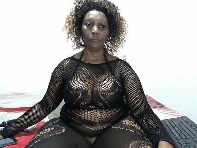 Model: CreamyBum