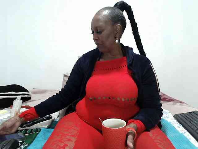 Model: CreamyBum