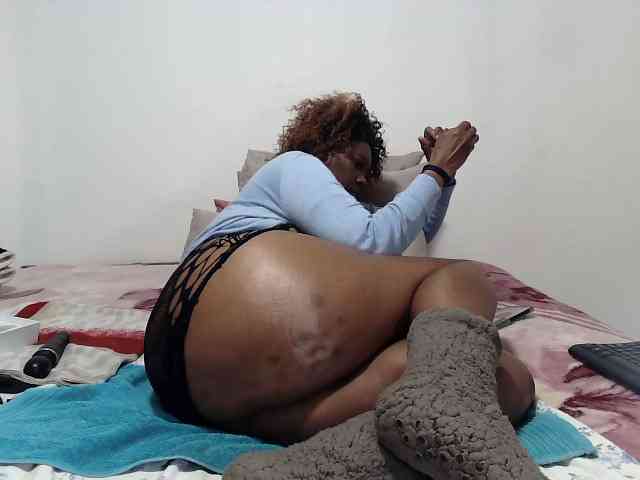 CreamyBum webcam