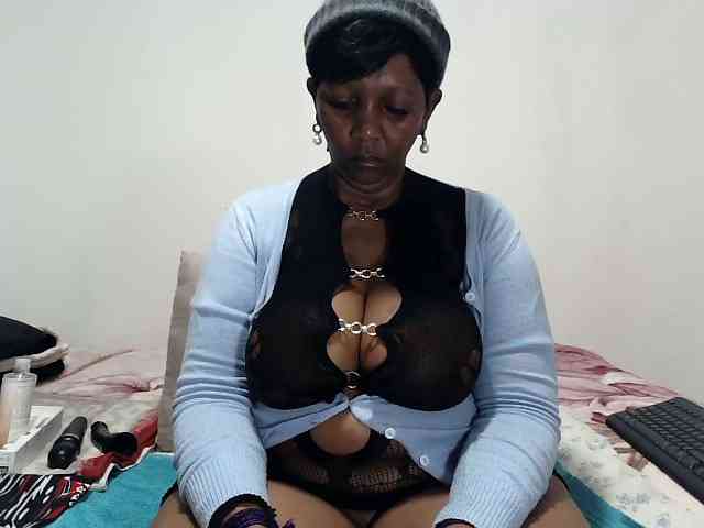 Model: CreamyBum