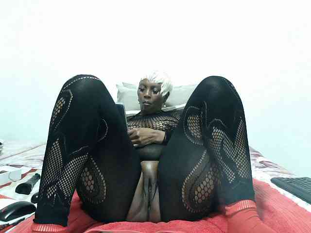 Model: CreamyBum