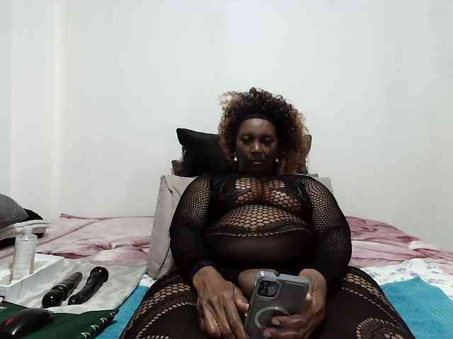 Model: CreamyBum