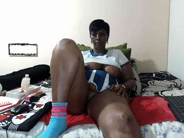 CreamyBum webcam
