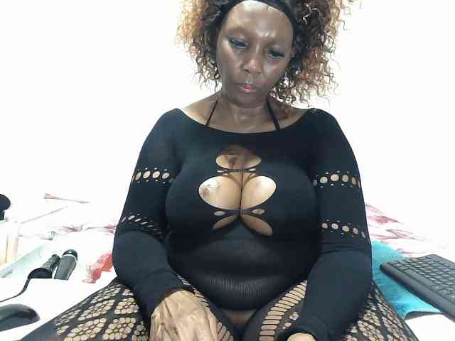 Model: CreamyBum