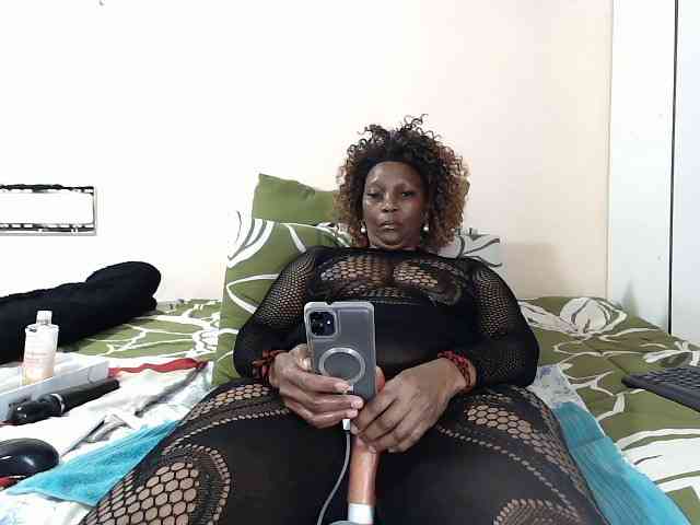 CreamyBum webcam