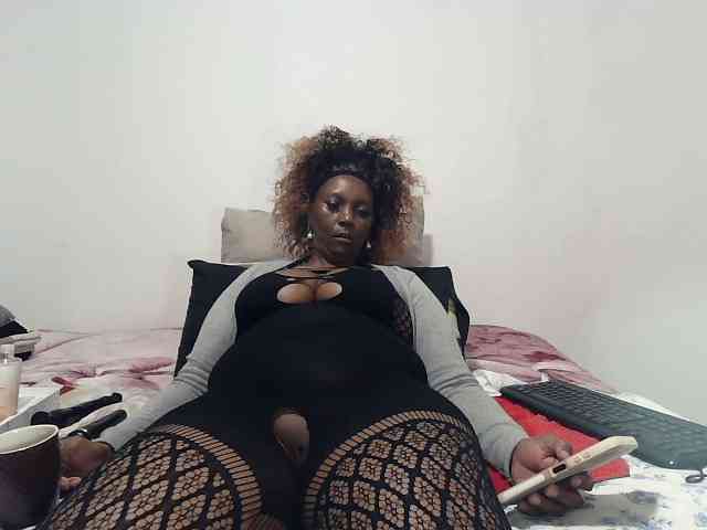 Model: CreamyBum