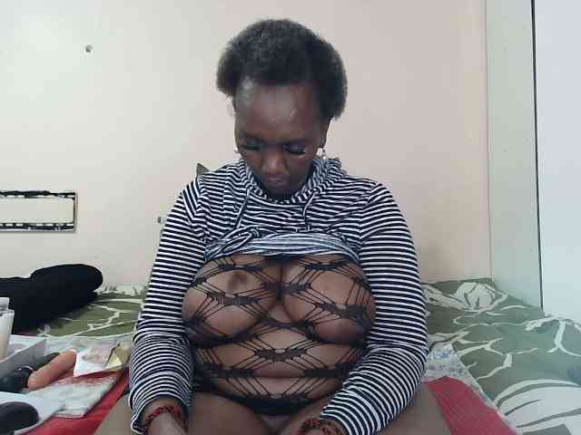 Model: CreamyBum