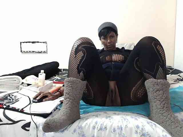 Model: CreamyBum