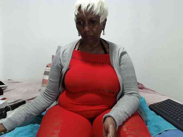 CreamyBum webcam