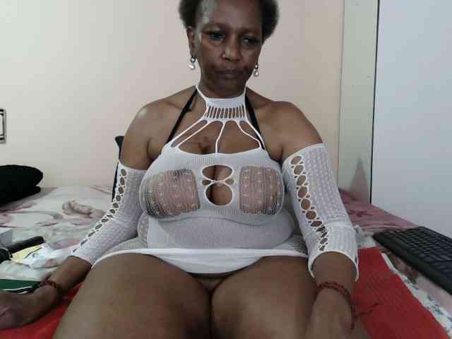 Model: CreamyBum