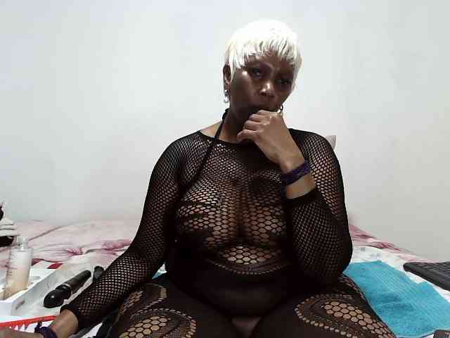 Model: CreamyBum