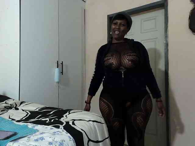 Model: CreamyBum