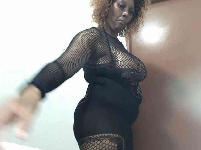 CreamyBum webcam
