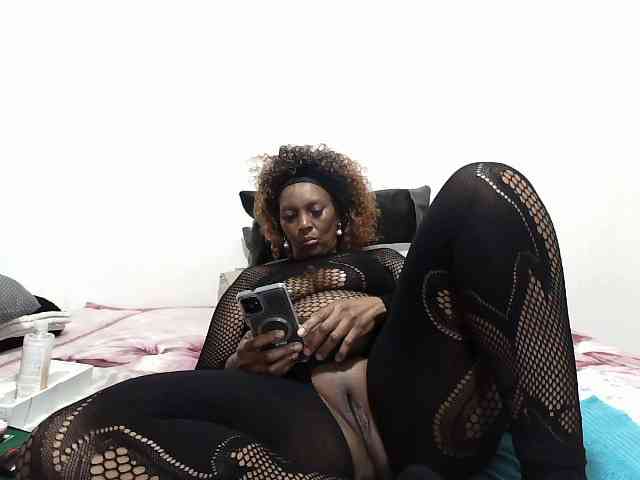 Model: CreamyBum