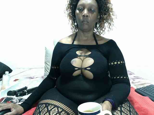 Model: CreamyBum