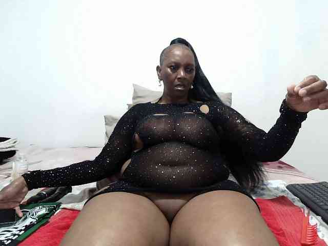 CreamyBum webcam