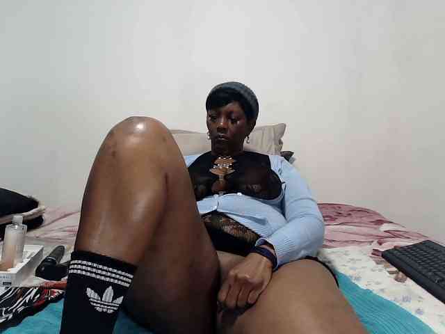 CreamyBum webcam