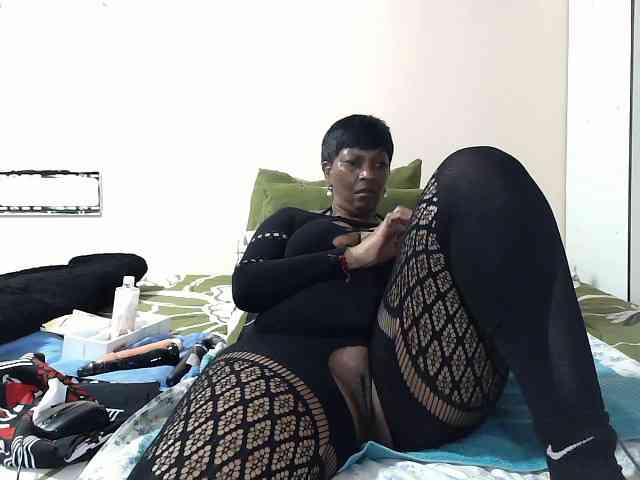 Model: CreamyBum