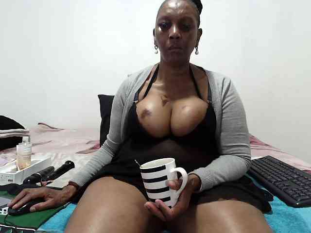 Model: CreamyBum