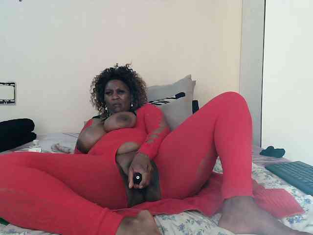 Model: CreamyBum