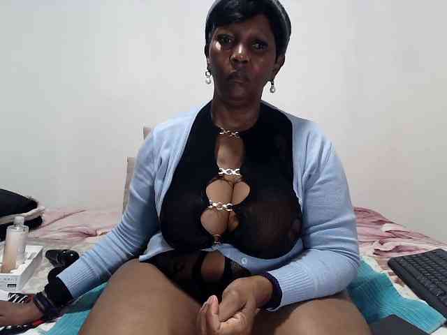 Model: CreamyBum