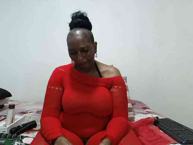 Model: CreamyBum