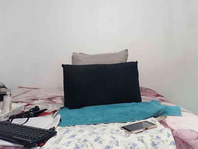 CreamyBum webcam