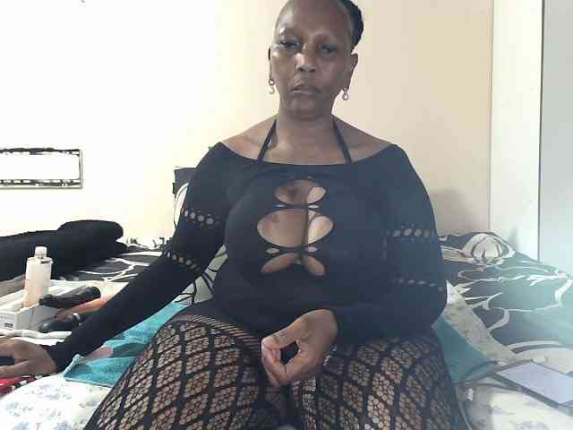CreamyBum webcam