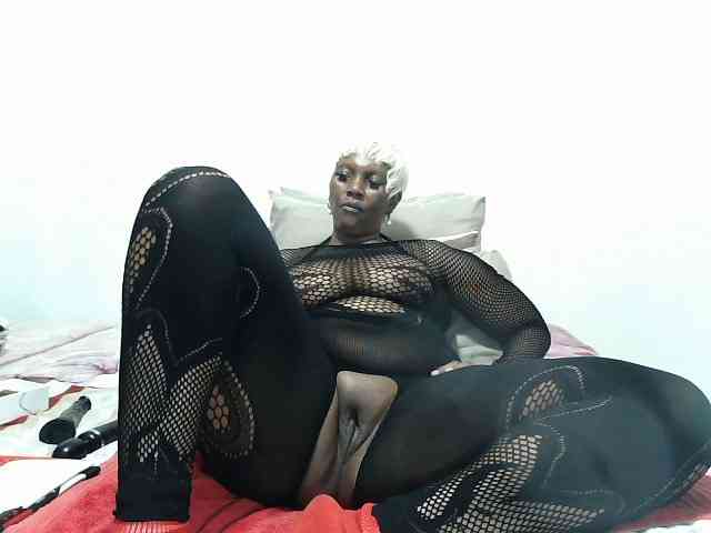 Model: CreamyBum