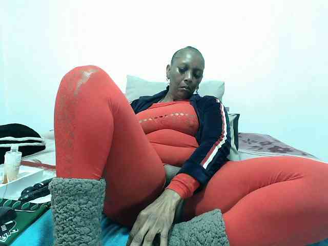 Model: CreamyBum