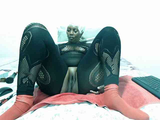 Model: CreamyBum