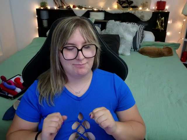 ElvinnaLaFrancaise live cam on BongaCams