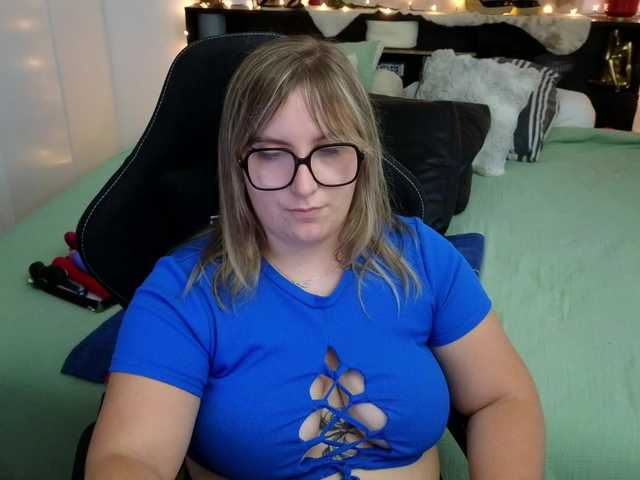 ElvinnaLaFrancaise live cam on BongaCams