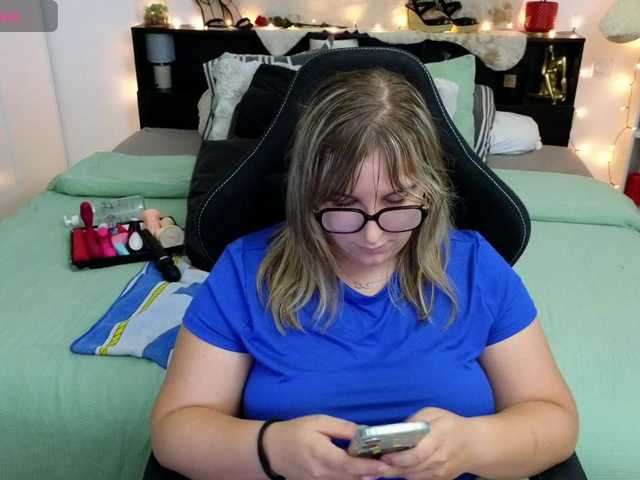 ElvinnaLaFrancaise live webcam show