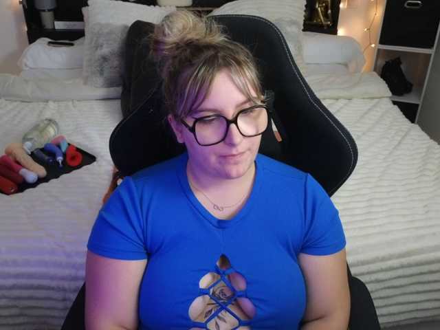 ElvinnaLaFrancaise live cam on BongaCams