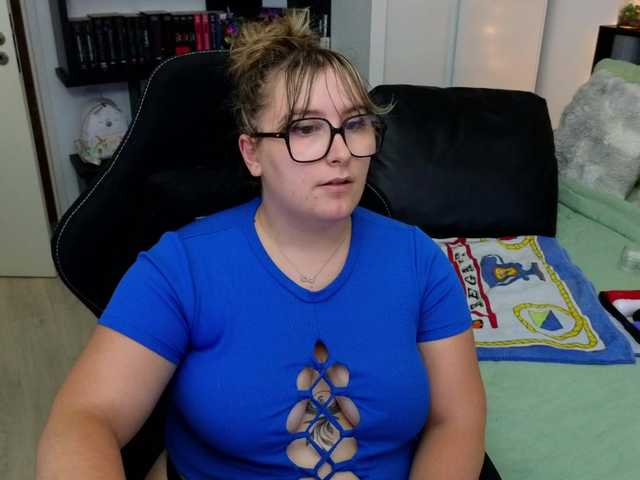 ElvinnaLaFrancaise live cam on BongaCams