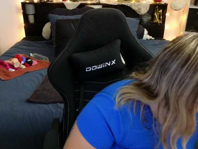 ElvinnaLaFrancaise live cam on BongaCams