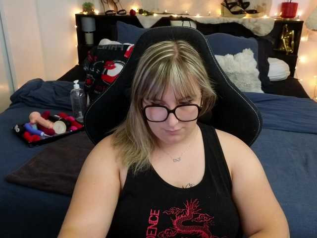 ElvinnaLaFrancaise live cam on BongaCams