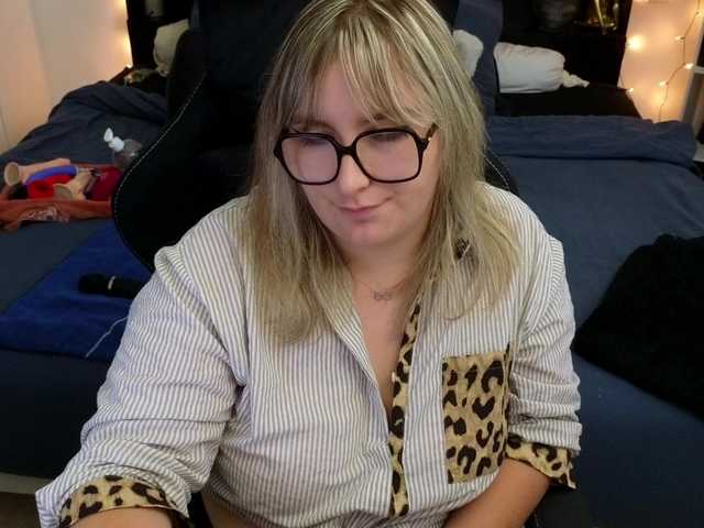ElvinnaLaFrancaise live cam preview