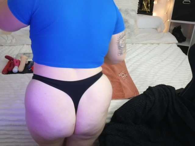 ElvinnaLaFrancaise live cam on BongaCams