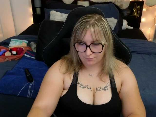 ElvinnaLaFrancaise live cam on BongaCams